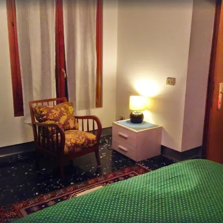 In Palazzo Storico A Centro Apartment
