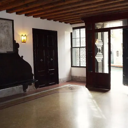 Apartment In Palazzo Storico A Centro Venice